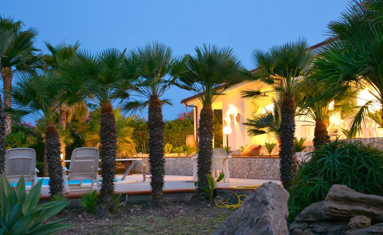 La Casa In Riva Al Mare Villa Augusta Exterior photo