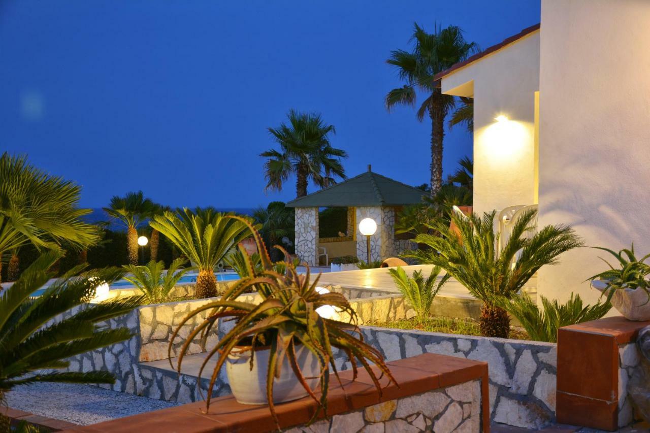 La Casa In Riva Al Mare Villa Augusta Exterior photo